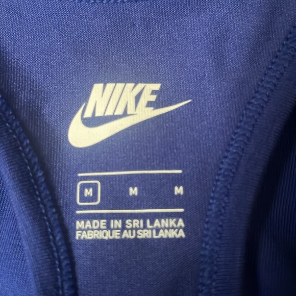 *NEW* Nike Tight Fit Collant Tank Top - Picture 3 of 5